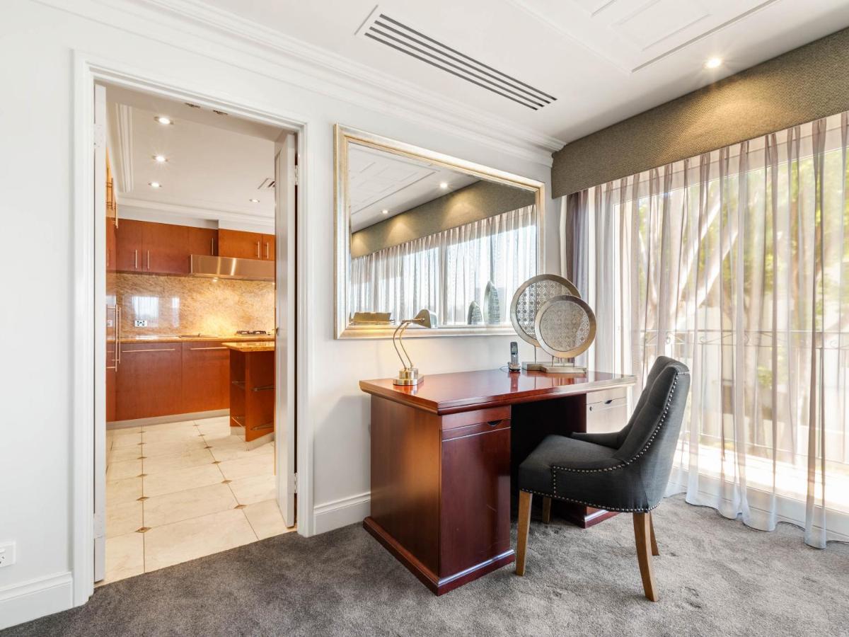 The Peninsula Riverside Serviced Apartments Perth Bagian luar foto